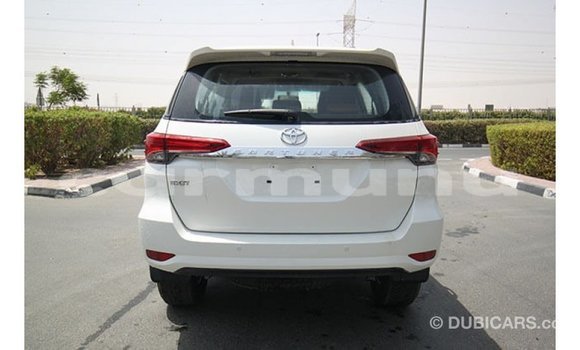 Acheter Import Voiture Toyota Fortuner Blanc à Import - Dubai, Région de la Bouenza Acheter Import Voiture Toyota Fortuner Blanc à Import - Dubai, Région de la Bouenza