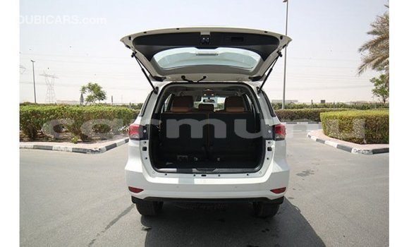 Acheter Import Voiture Toyota Fortuner Blanc à Import - Dubai, Région de la Bouenza Acheter Import Voiture Toyota Fortuner Blanc à Import - Dubai, Région de la Bouenza
