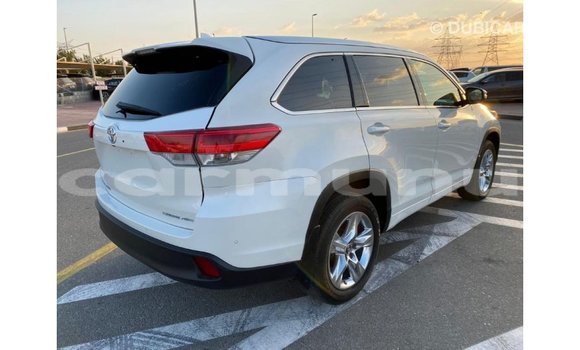 Buy Import Toyota Highlander White Car in Import - Dubai in Region of Bouenza Buy Import Toyota Highlander White Car in Import - Dubai in Region of Bouenza