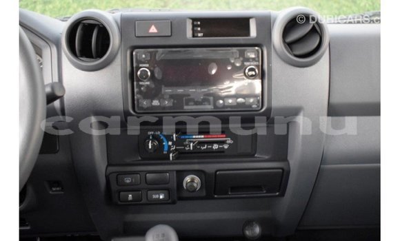 Buy Import Toyota Land Cruiser White Car in Import - Dubai in Region of Bouenza Buy Import Toyota Land Cruiser White Car in Import - Dubai in Region of Bouenza