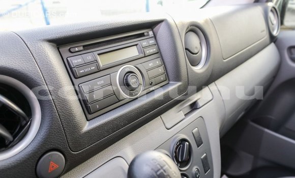 Acheter Import Voiture Nissan Urvan Blanc à Import - Dubai, Région de la Bouenza Acheter Import Voiture Nissan Urvan Blanc à Import - Dubai, Région de la Bouenza