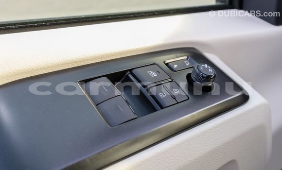 Acheter Import Voiture Toyota Hiace Blanc à Import - Dubai, Région de la Bouenza Acheter Import Voiture Toyota Hiace Blanc à Import - Dubai, Région de la Bouenza