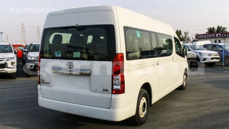 Big with watermark toyota hiace r%c3%a9gion de la bouenza import dubai 2456