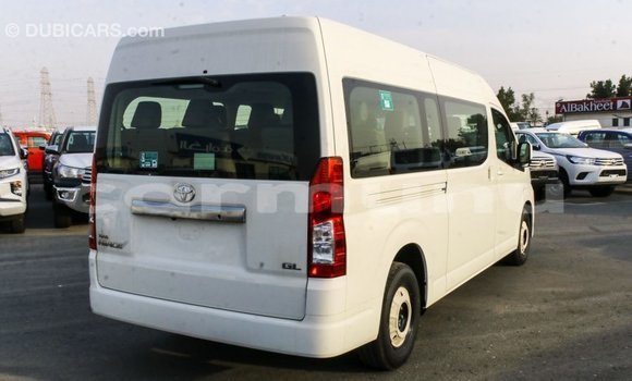 Acheter Import Voiture Toyota Hiace Blanc à Import - Dubai, Région de la Bouenza Acheter Import Voiture Toyota Hiace Blanc à Import - Dubai, Région de la Bouenza