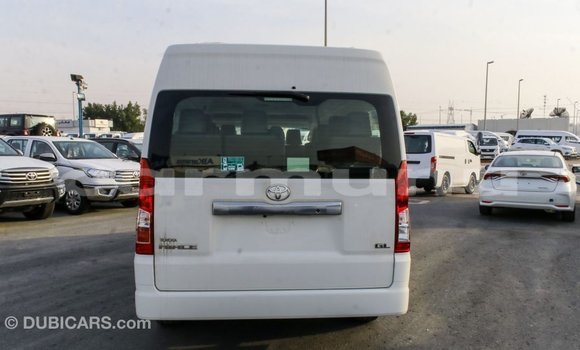 Acheter Import Voiture Toyota Hiace Blanc à Import - Dubai, Région de la Bouenza Acheter Import Voiture Toyota Hiace Blanc à Import - Dubai, Région de la Bouenza