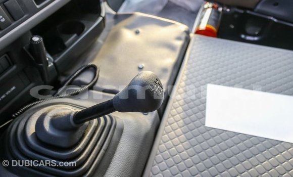 Acheter Import Voiture Toyota Coaster Blanc à Import - Dubai, Région de la Bouenza Acheter Import Voiture Toyota Coaster Blanc à Import - Dubai, Région de la Bouenza