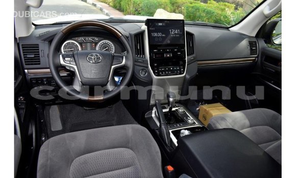 Buy Import Toyota Land Cruiser Black Car in Import - Dubai in Region of Bouenza Buy Import Toyota Land Cruiser Black Car in Import - Dubai in Region of Bouenza