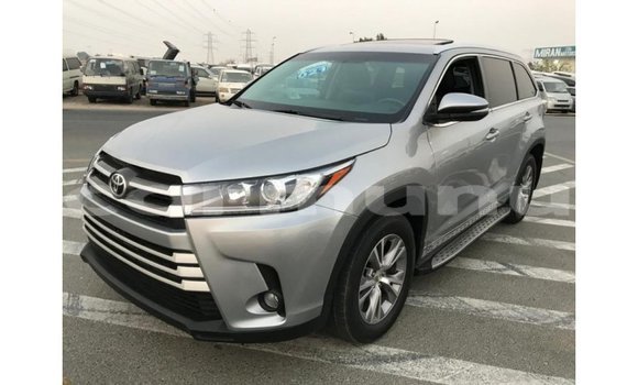 Buy Import Toyota Highlander Other Car in Import - Dubai in Region of Bouenza Buy Import Toyota Highlander Other Car in Import - Dubai in Region of Bouenza