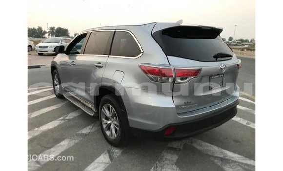 Buy Import Toyota Highlander Other Car in Import - Dubai in Region of Bouenza Buy Import Toyota Highlander Other Car in Import - Dubai in Region of Bouenza
