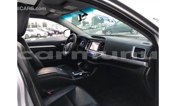 Buy Import Toyota Highlander Other Car in Import - Dubai in Region of Bouenza Buy Import Toyota Highlander Other Car in Import - Dubai in Region of Bouenza