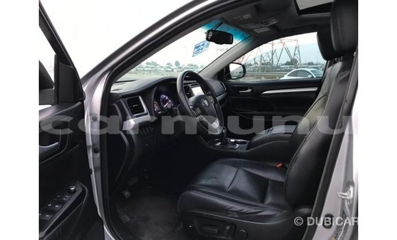 Buy Import Toyota Highlander Other Car in Import - Dubai in Region of Bouenza Buy Import Toyota Highlander Other Car in Import - Dubai in Region of Bouenza