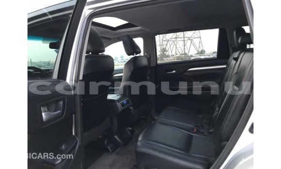 Buy Import Toyota Highlander Other Car in Import - Dubai in Region of Bouenza Buy Import Toyota Highlander Other Car in Import - Dubai in Region of Bouenza