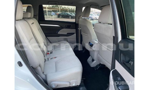 Buy Import Toyota Highlander White Car in Import - Dubai in Region of Bouenza Buy Import Toyota Highlander White Car in Import - Dubai in Region of Bouenza