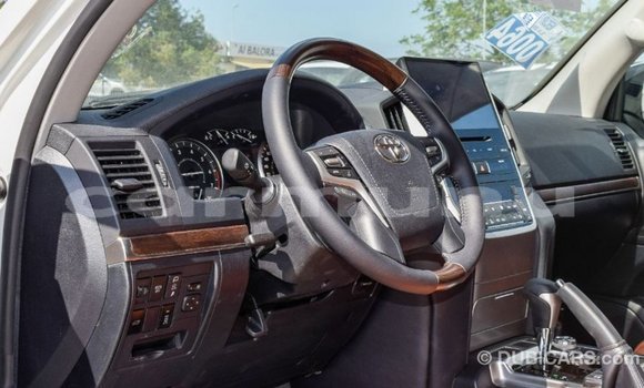 Buy Import Toyota Land Cruiser White Car in Import - Dubai in Region of Bouenza Buy Import Toyota Land Cruiser White Car in Import - Dubai in Region of Bouenza