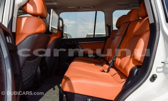 Buy Import Toyota Land Cruiser White Car in Import - Dubai in Region of Bouenza Buy Import Toyota Land Cruiser White Car in Import - Dubai in Region of Bouenza