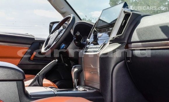 Buy Import Toyota Land Cruiser White Car in Import - Dubai in Region of Bouenza Buy Import Toyota Land Cruiser White Car in Import - Dubai in Region of Bouenza