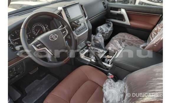 Acheter Import Voiture Toyota Land Cruiser Blanc à Import - Dubai, Région de la Bouenza Acheter Import Voiture Toyota Land Cruiser Blanc à Import - Dubai, Région de la Bouenza