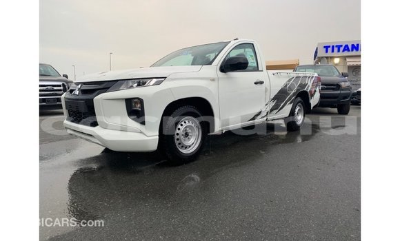 Buy Import Mitsubishi L200 White Car in Import - Dubai in Region of Bouenza Buy Import Mitsubishi L200 White Car in Import - Dubai in Region of Bouenza