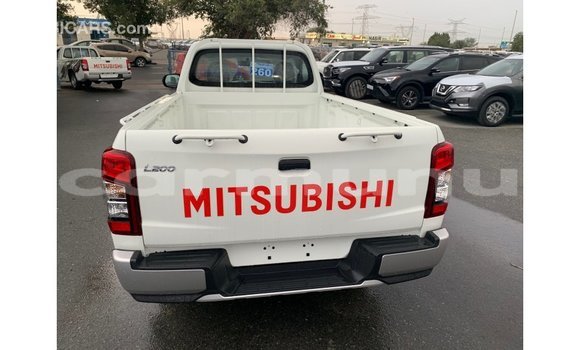 Buy Import Mitsubishi L200 White Car in Import - Dubai in Region of Bouenza Buy Import Mitsubishi L200 White Car in Import - Dubai in Region of Bouenza
