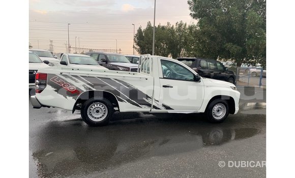 Buy Import Mitsubishi L200 White Car in Import - Dubai in Region of Bouenza Buy Import Mitsubishi L200 White Car in Import - Dubai in Region of Bouenza