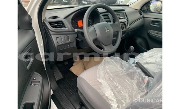 Buy Import Mitsubishi L200 White Car in Import - Dubai in Region of Bouenza Buy Import Mitsubishi L200 White Car in Import - Dubai in Region of Bouenza