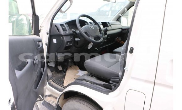 Buy Import Toyota Hiace White Car in Import - Dubai in Region of Bouenza Buy Import Toyota Hiace White Car in Import - Dubai in Region of Bouenza