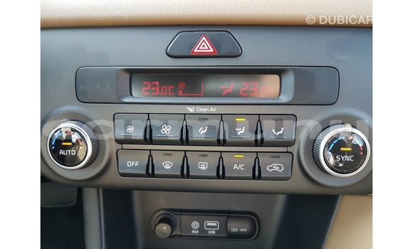 Acheter Import Voiture Kia Sportage Blanc à Import - Dubai, Région de la Bouenza Acheter Import Voiture Kia Sportage Blanc à Import - Dubai, Région de la Bouenza