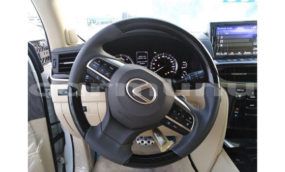 Acheter Import Voiture Lexus LX Blanc à Import - Dubai, Région de la Bouenza Acheter Import Voiture Lexus LX Blanc à Import - Dubai, Région de la Bouenza