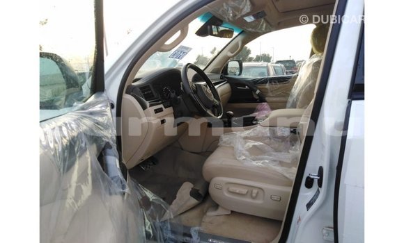 Acheter Import Voiture Lexus LX Blanc à Import - Dubai, Région de la Bouenza Acheter Import Voiture Lexus LX Blanc à Import - Dubai, Région de la Bouenza