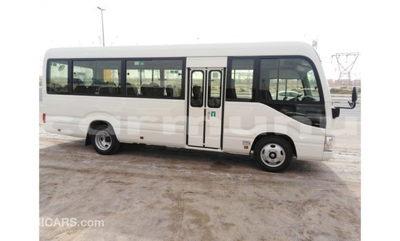 Acheter Import Voiture Toyota Coaster Blanc à Import - Dubai, Région de la Bouenza Acheter Import Voiture Toyota Coaster Blanc à Import - Dubai, Région de la Bouenza