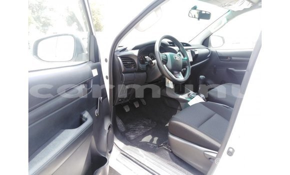 Acheter Import Voiture Toyota Hilux Blanc à Import - Dubai, Région de la Bouenza Acheter Import Voiture Toyota Hilux Blanc à Import - Dubai, Région de la Bouenza
