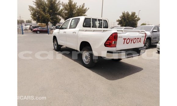 Acheter Import Voiture Toyota Hilux Blanc à Import - Dubai, Région de la Bouenza Acheter Import Voiture Toyota Hilux Blanc à Import - Dubai, Région de la Bouenza