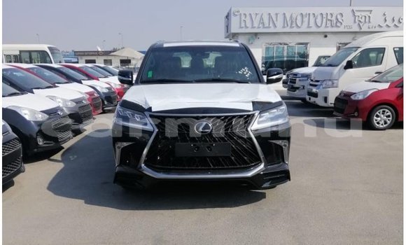 Acheter Import Voiture Lexus LX Noir à Import - Dubai, Région de la Bouenza Acheter Import Voiture Lexus LX Noir à Import - Dubai, Région de la Bouenza