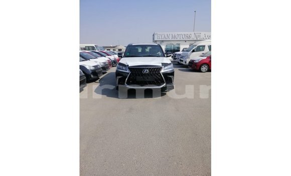 Acheter Import Voiture Lexus LX Noir à Import - Dubai, Région de la Bouenza Acheter Import Voiture Lexus LX Noir à Import - Dubai, Région de la Bouenza