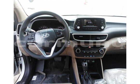 Acheter Import Voiture Hyundai Tucson Blanc à Import - Dubai, Région de la Bouenza Acheter Import Voiture Hyundai Tucson Blanc à Import - Dubai, Région de la Bouenza