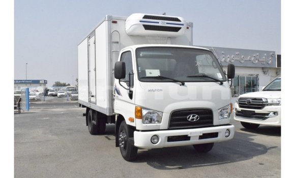 Acheter Import Utilitaire Hyundai Chorus Blanc à Import - Dubai, Région de la Bouenza