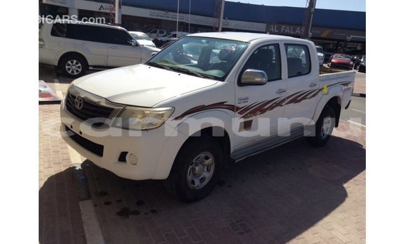 Acheter Import Voiture Toyota Hilux Blanc à Import - Dubai, Région de la Bouenza Acheter Import Voiture Toyota Hilux Blanc à Import - Dubai, Région de la Bouenza