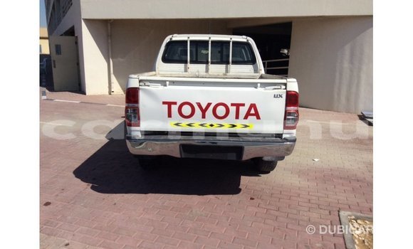 Acheter Import Voiture Toyota Hilux Blanc à Import - Dubai, Région de la Bouenza Acheter Import Voiture Toyota Hilux Blanc à Import - Dubai, Région de la Bouenza