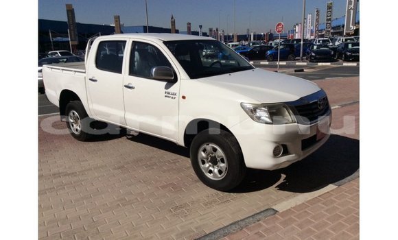 Acheter Import Voiture Toyota Hilux Blanc à Import - Dubai, Région de la Bouenza Acheter Import Voiture Toyota Hilux Blanc à Import - Dubai, Région de la Bouenza