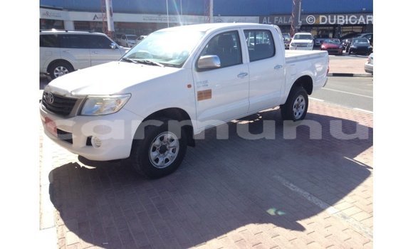 Acheter Import Voiture Toyota Hilux Blanc à Import - Dubai, Région de la Bouenza Acheter Import Voiture Toyota Hilux Blanc à Import - Dubai, Région de la Bouenza