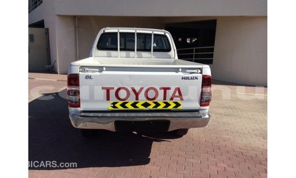 Acheter Import Voiture Toyota Hilux Blanc à Import - Dubai, Région de la Bouenza Acheter Import Voiture Toyota Hilux Blanc à Import - Dubai, Région de la Bouenza