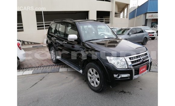 Acheter Import Voiture Mitsubishi Pajero Noir à Import - Dubai, Région de la Bouenza Acheter Import Voiture Mitsubishi Pajero Noir à Import - Dubai, Région de la Bouenza