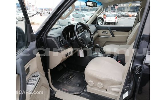 Acheter Import Voiture Mitsubishi Pajero Noir à Import - Dubai, Région de la Bouenza Acheter Import Voiture Mitsubishi Pajero Noir à Import - Dubai, Région de la Bouenza