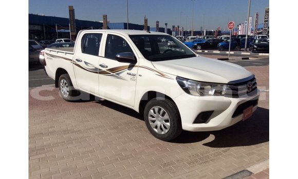 Acheter Import Voiture Toyota Hilux Blanc à Import - Dubai, Région de la Bouenza Acheter Import Voiture Toyota Hilux Blanc à Import - Dubai, Région de la Bouenza