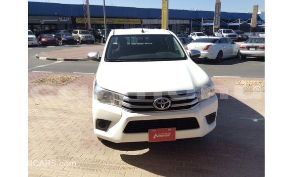 Acheter Import Voiture Toyota Hilux Blanc à Import - Dubai, Région de la Bouenza Acheter Import Voiture Toyota Hilux Blanc à Import - Dubai, Région de la Bouenza