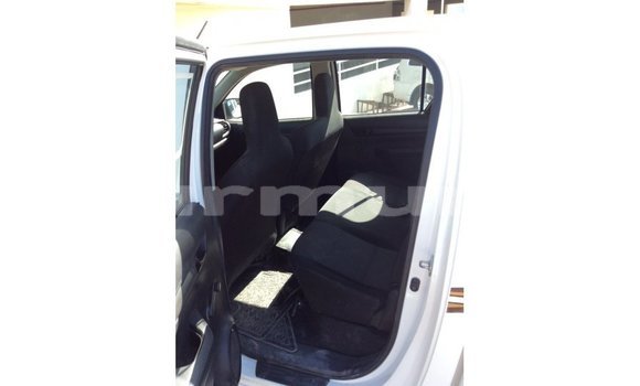 Acheter Import Voiture Toyota Hilux Blanc à Import - Dubai, Région de la Bouenza Acheter Import Voiture Toyota Hilux Blanc à Import - Dubai, Région de la Bouenza