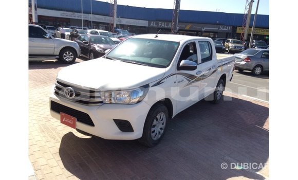 Acheter Import Voiture Toyota Hilux Blanc à Import - Dubai, Région de la Bouenza Acheter Import Voiture Toyota Hilux Blanc à Import - Dubai, Région de la Bouenza