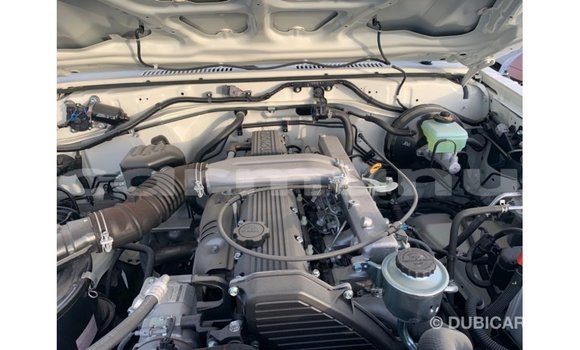 Buy Import Toyota Land Cruiser White Car in Import - Dubai in Region of Bouenza Buy Import Toyota Land Cruiser White Car in Import - Dubai in Region of Bouenza