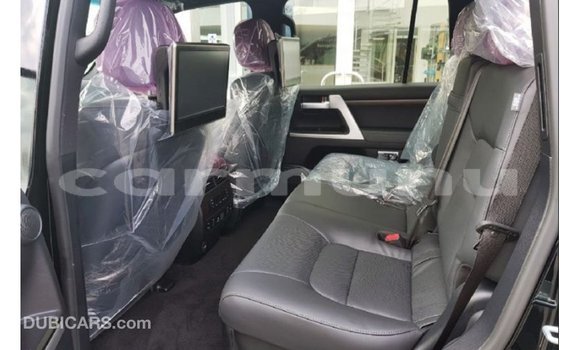 Buy Import Toyota Land Cruiser Black Car in Import - Dubai in Region of Bouenza Buy Import Toyota Land Cruiser Black Car in Import - Dubai in Region of Bouenza