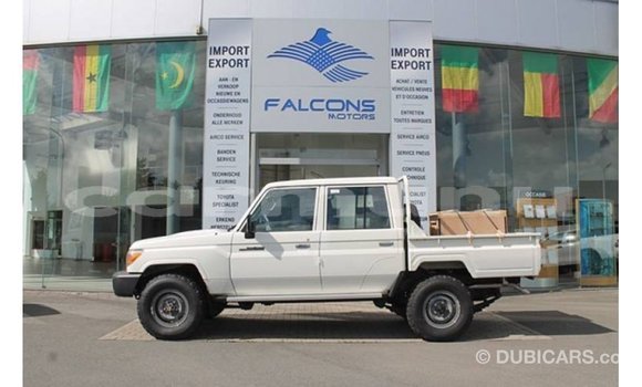 Buy Import Toyota Land Cruiser White Car in Import - Dubai in Region of Bouenza Buy Import Toyota Land Cruiser White Car in Import - Dubai in Region of Bouenza